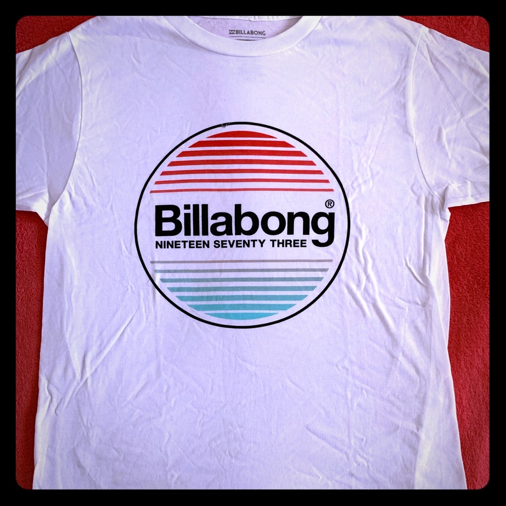 Billabong Men’s T-Shirt -Small